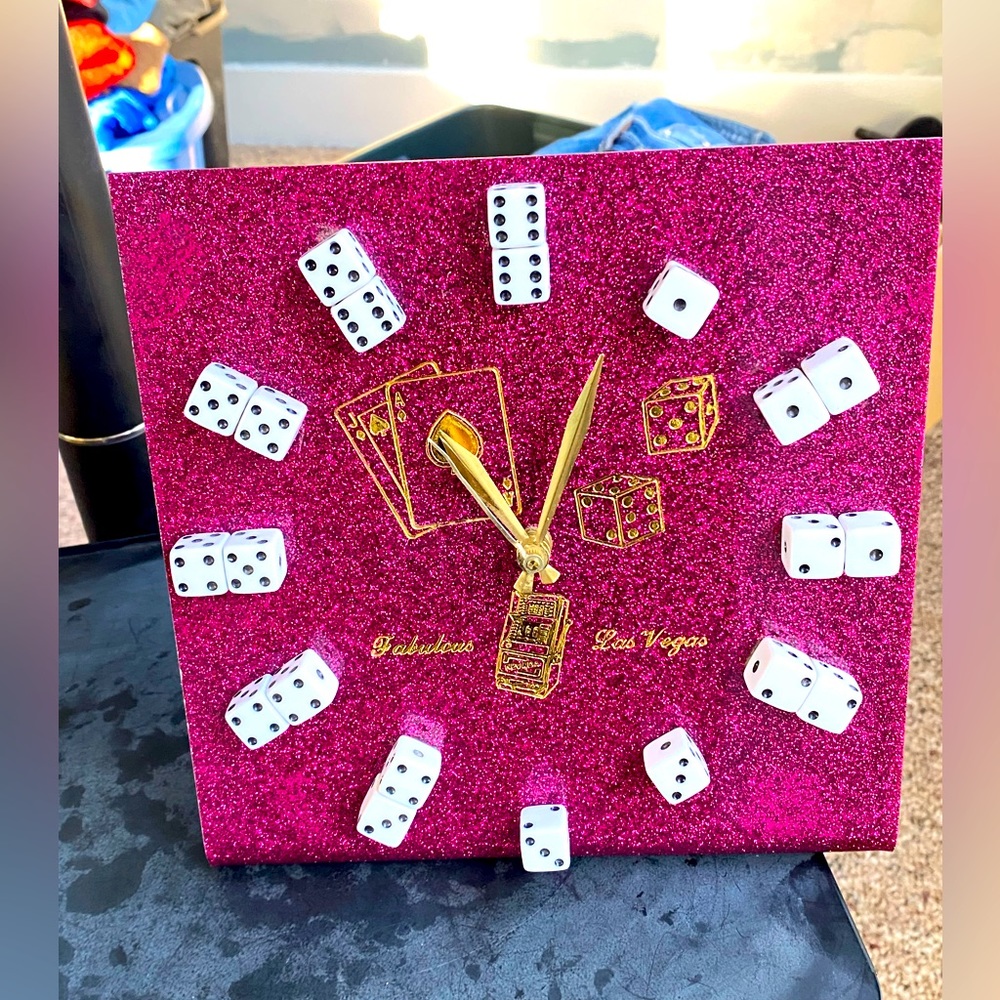 Vintage Las Vegas Red with Craps Table Game Dice Tabletop Acrylic Clock WORKS!